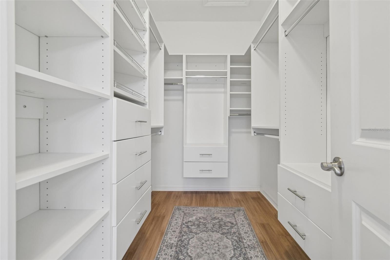 Image 16 of 40 For 8213 Barnside View Lane