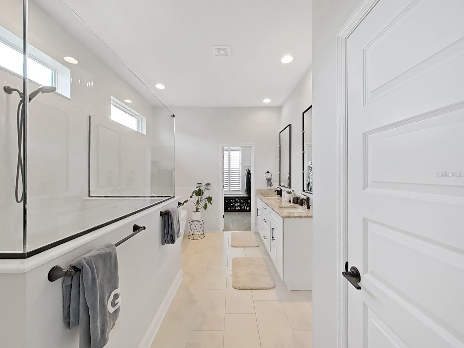 Image 22 of 56 For 6998 Bentridge Drive