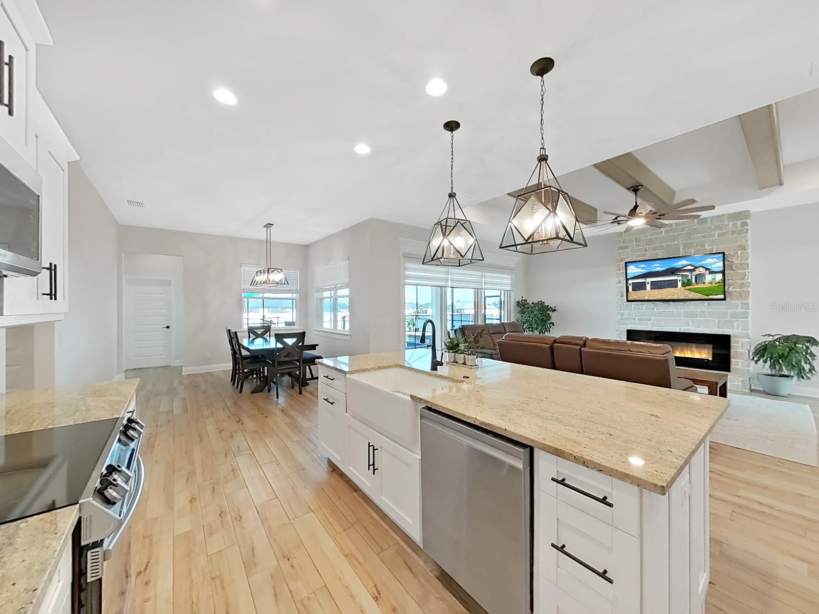 Image 36 of 56 For 6998 Bentridge Drive