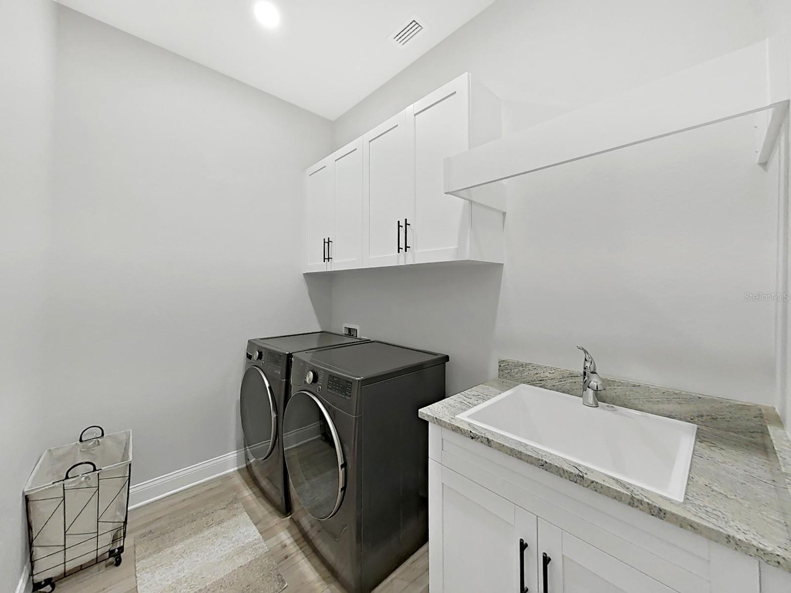 Image 37 of 56 For 6998 Bentridge Drive