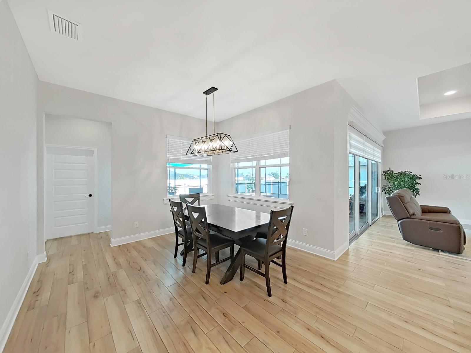 Image 39 of 56 For 6998 Bentridge Drive