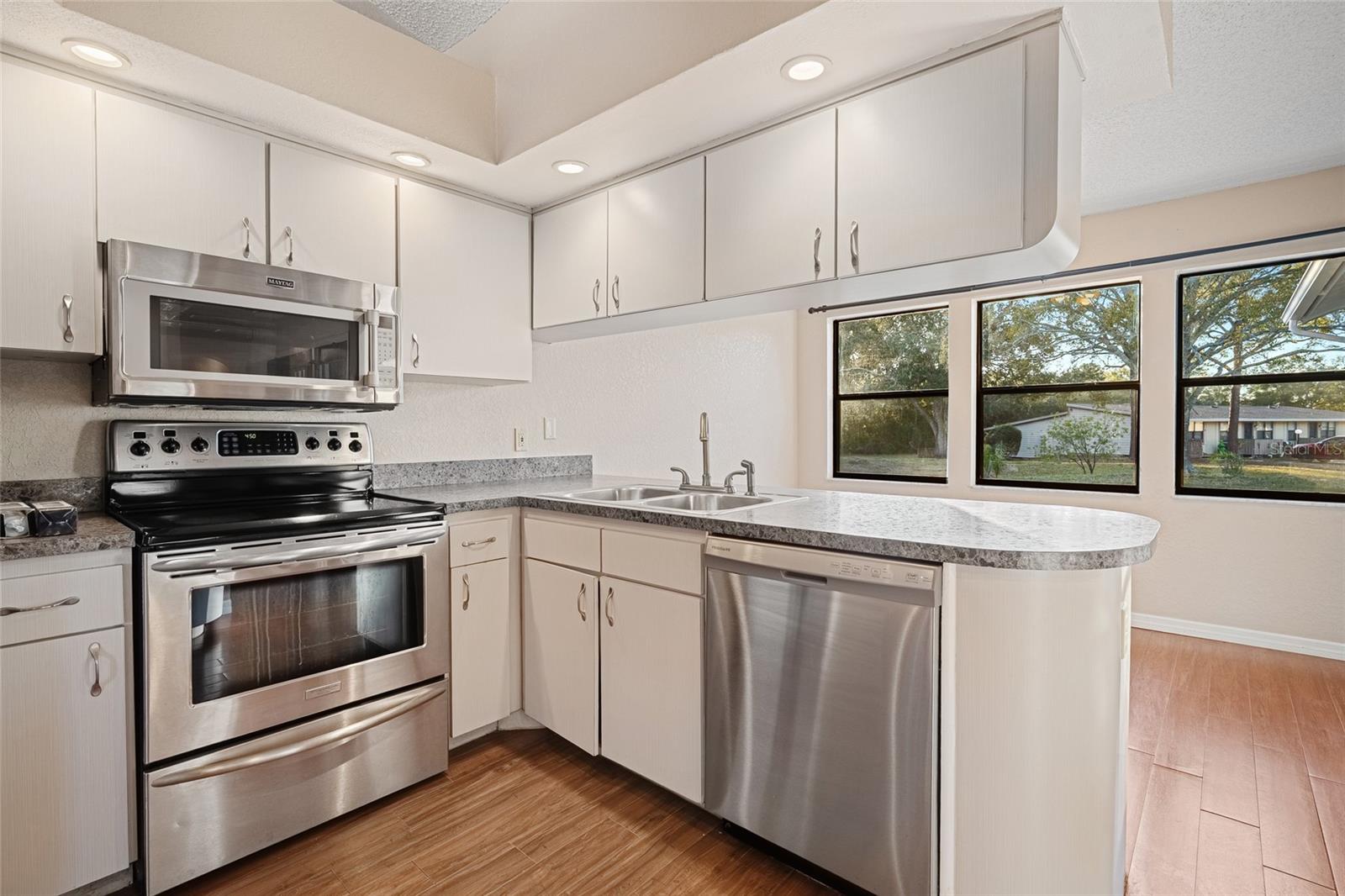 Image 11 of 29 For 18847 Parade Road