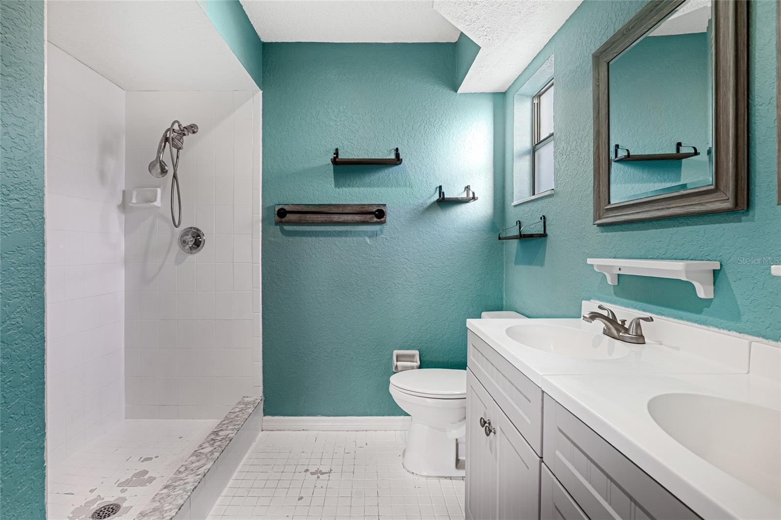 Image 20 of 29 For 18847 Parade Road