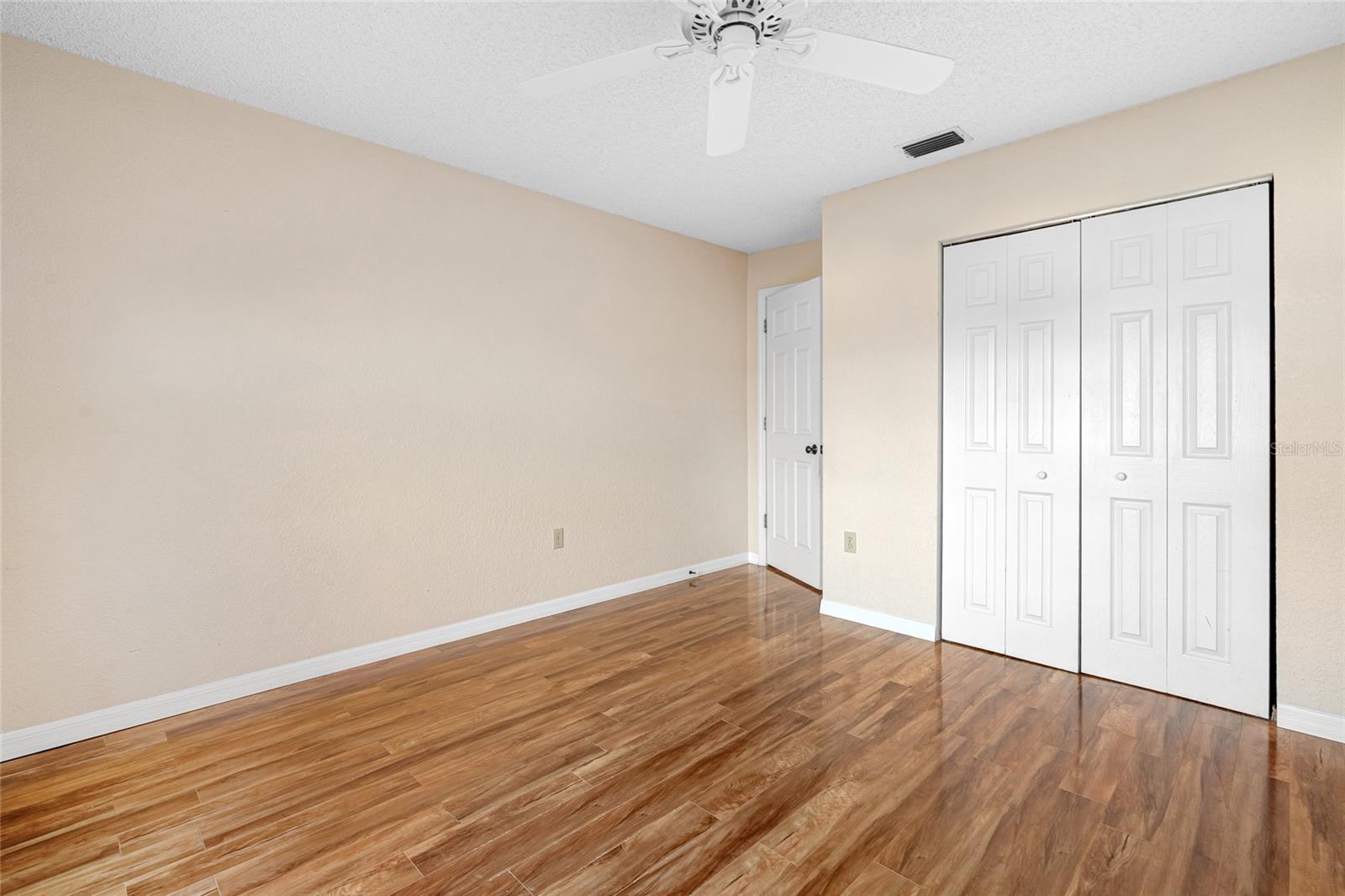 Image 23 of 29 For 18847 Parade Road