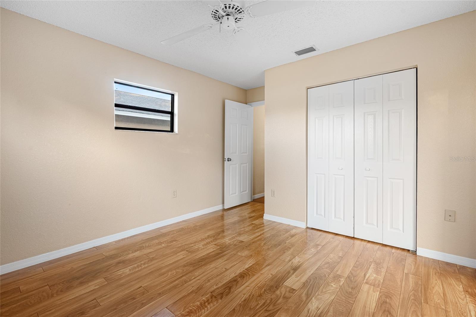 Image 27 of 29 For 18847 Parade Road