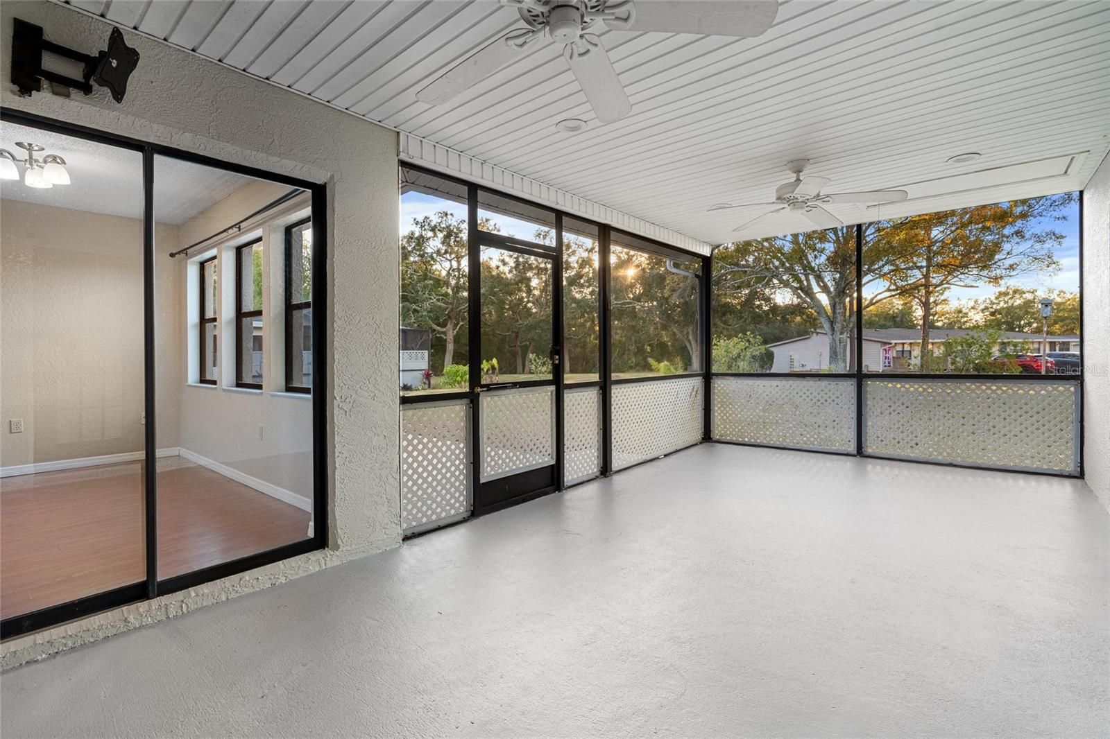 Image 28 of 29 For 18847 Parade Road