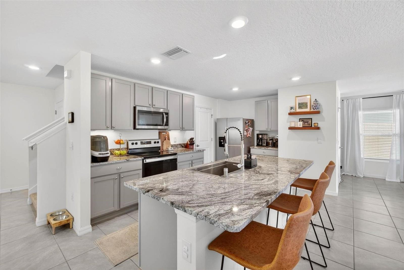 Image 5 of 42 For 5141 Rocky Coast Place