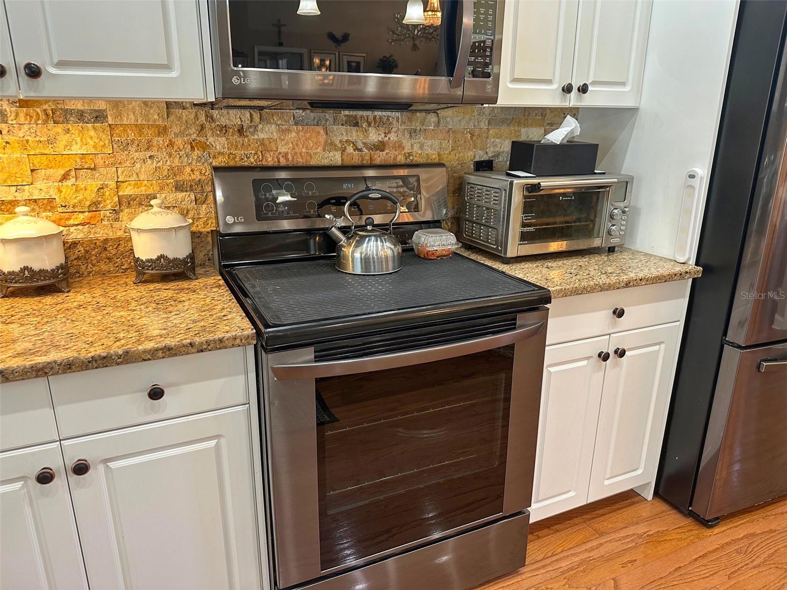 Image 14 of 92 For 13807 Eagles Rock Court