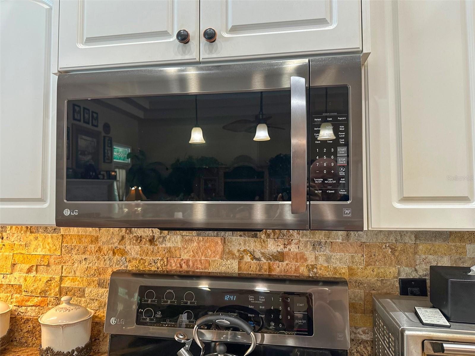 Image 16 of 92 For 13807 Eagles Rock Court