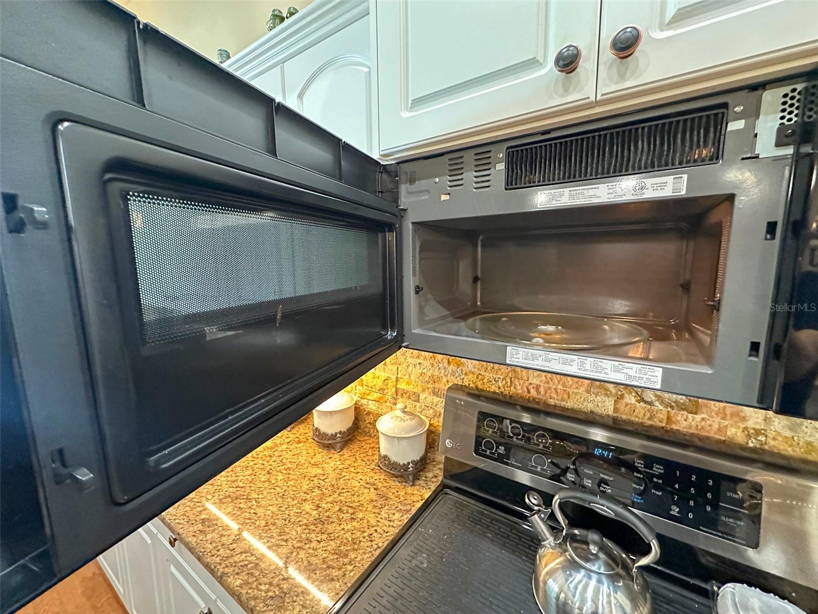 Image 17 of 92 For 13807 Eagles Rock Court