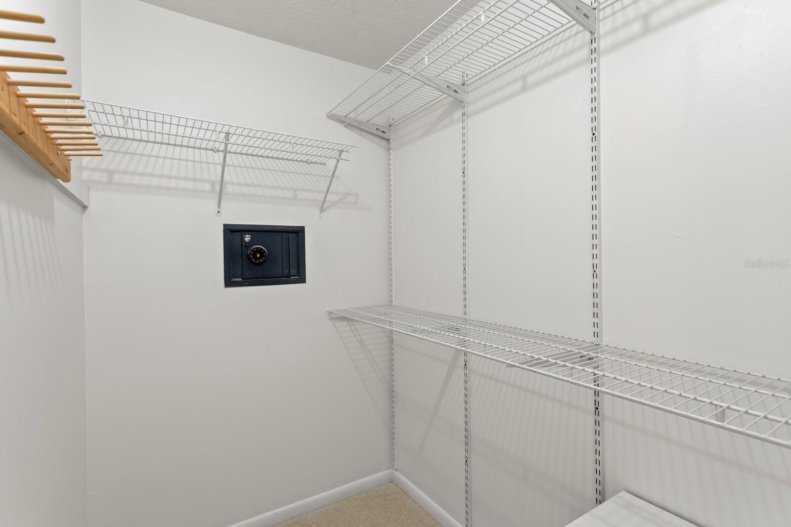 Image 30 of 50 For 713 Rob Roy Place