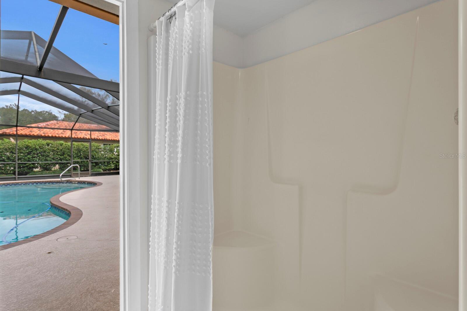 Image 37 of 50 For 713 Rob Roy Place