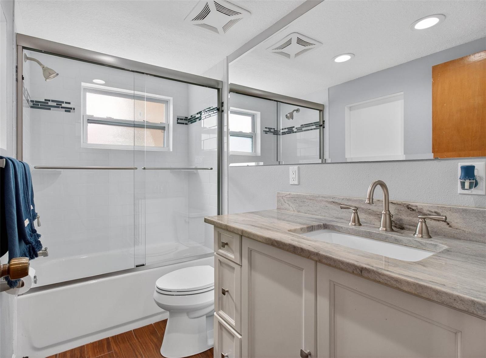 Image 18 of 36 For 5134 Reseda Drive