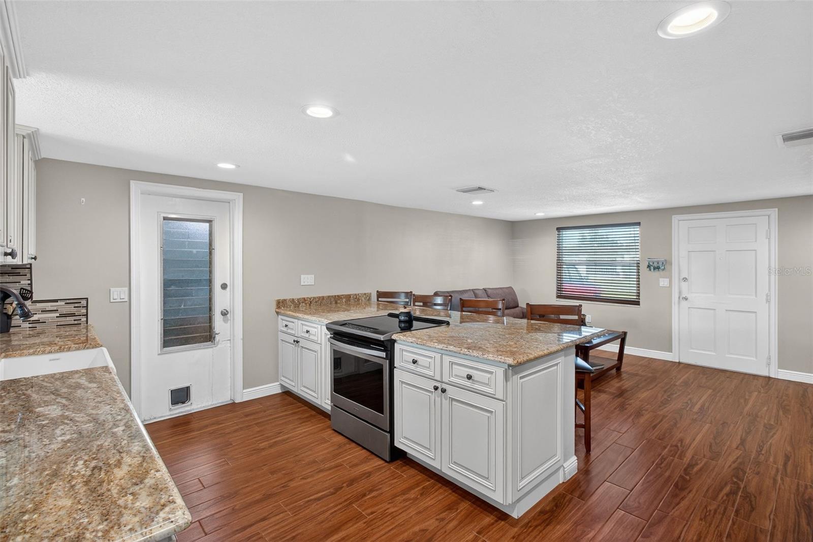 Image 9 of 36 For 5134 Reseda Drive