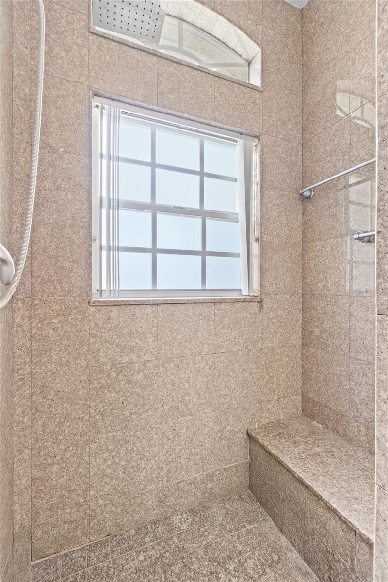 Image 21 of 36 For 6400 46th Avenue N 16