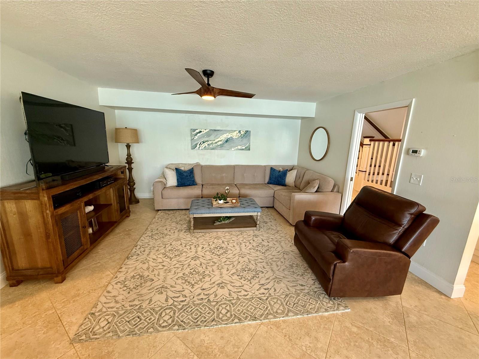 Listing photo id 22 for 812 Island Way