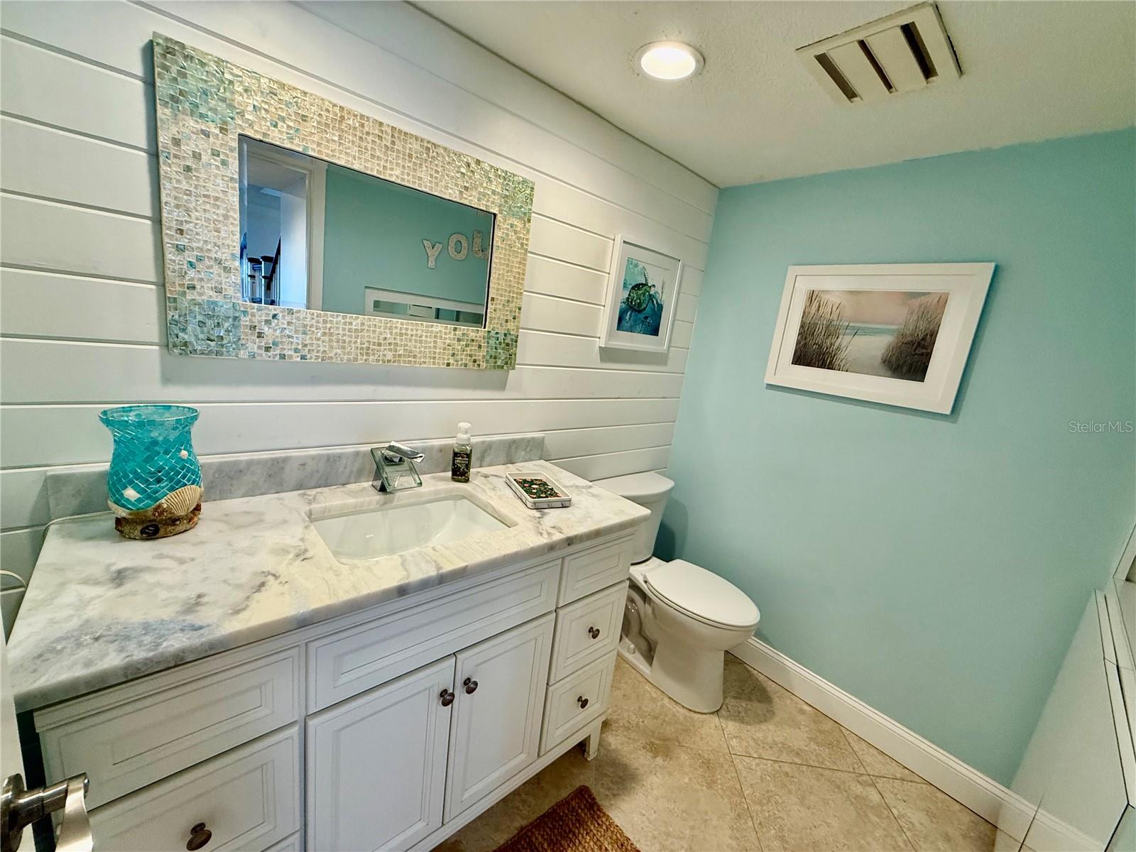 Listing photo id 54 for 812 Island Way