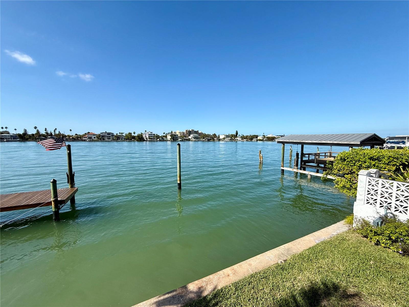 Listing photo id 65 for 812 Island Way