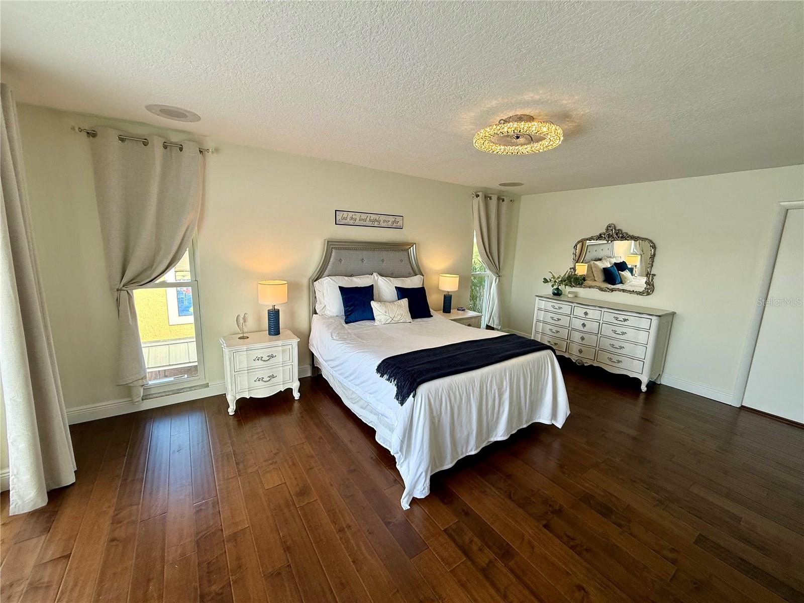 Listing photo id 73 for 812 Island Way