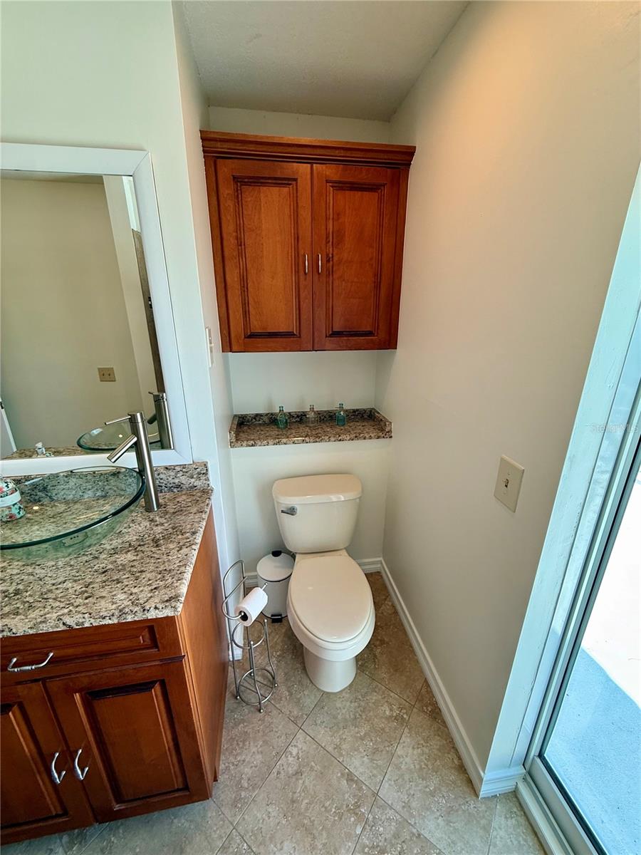 Listing photo id 89 for 812 Island Way