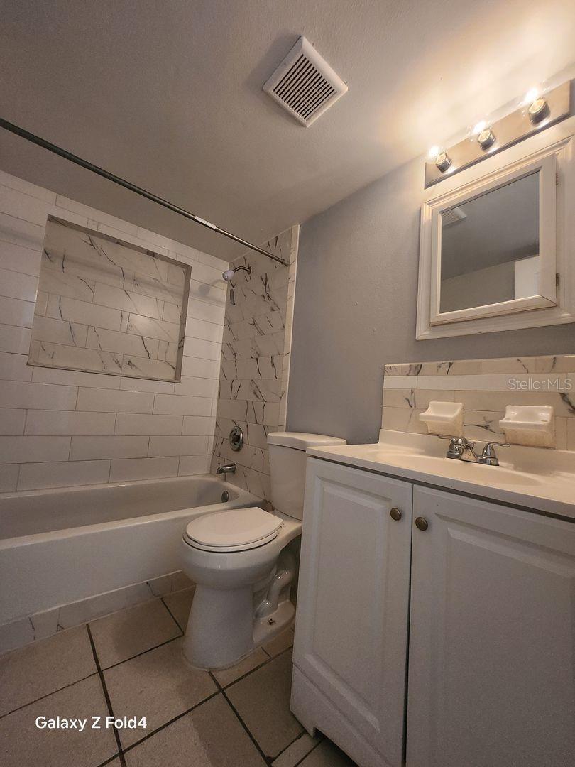 Image 11 of 13 For 5706 Lincoln Avenue D