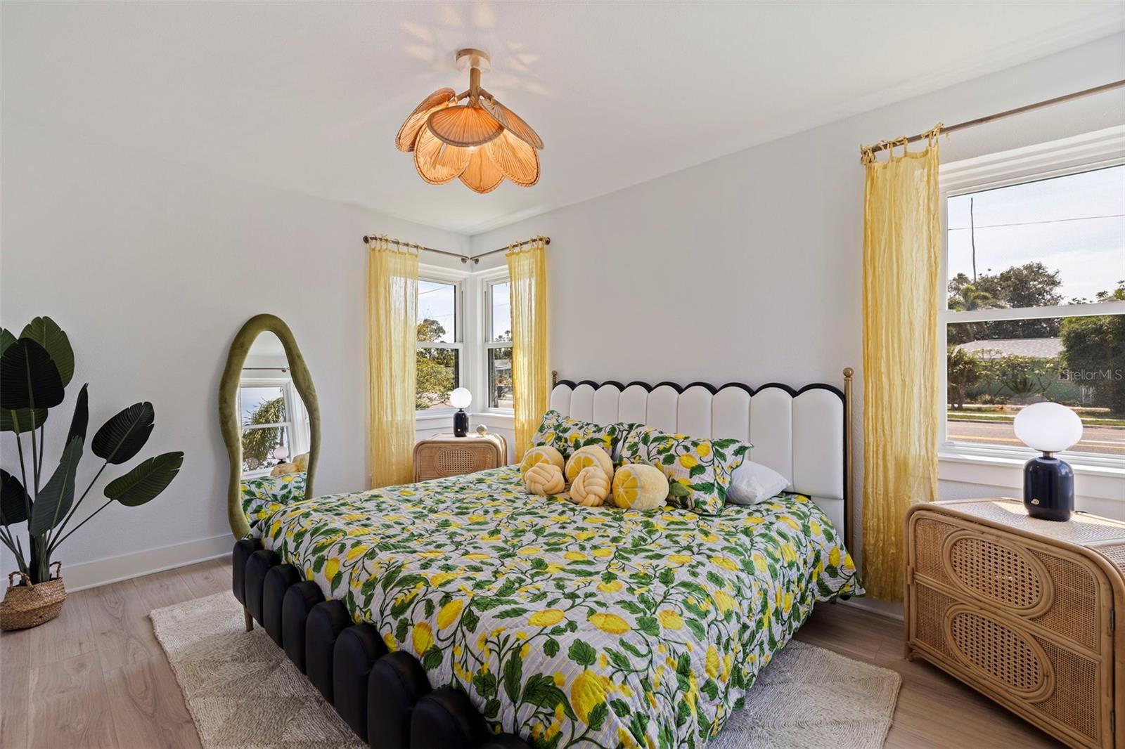 Listing photo id 33 for 1579 Bayshore Boulevard