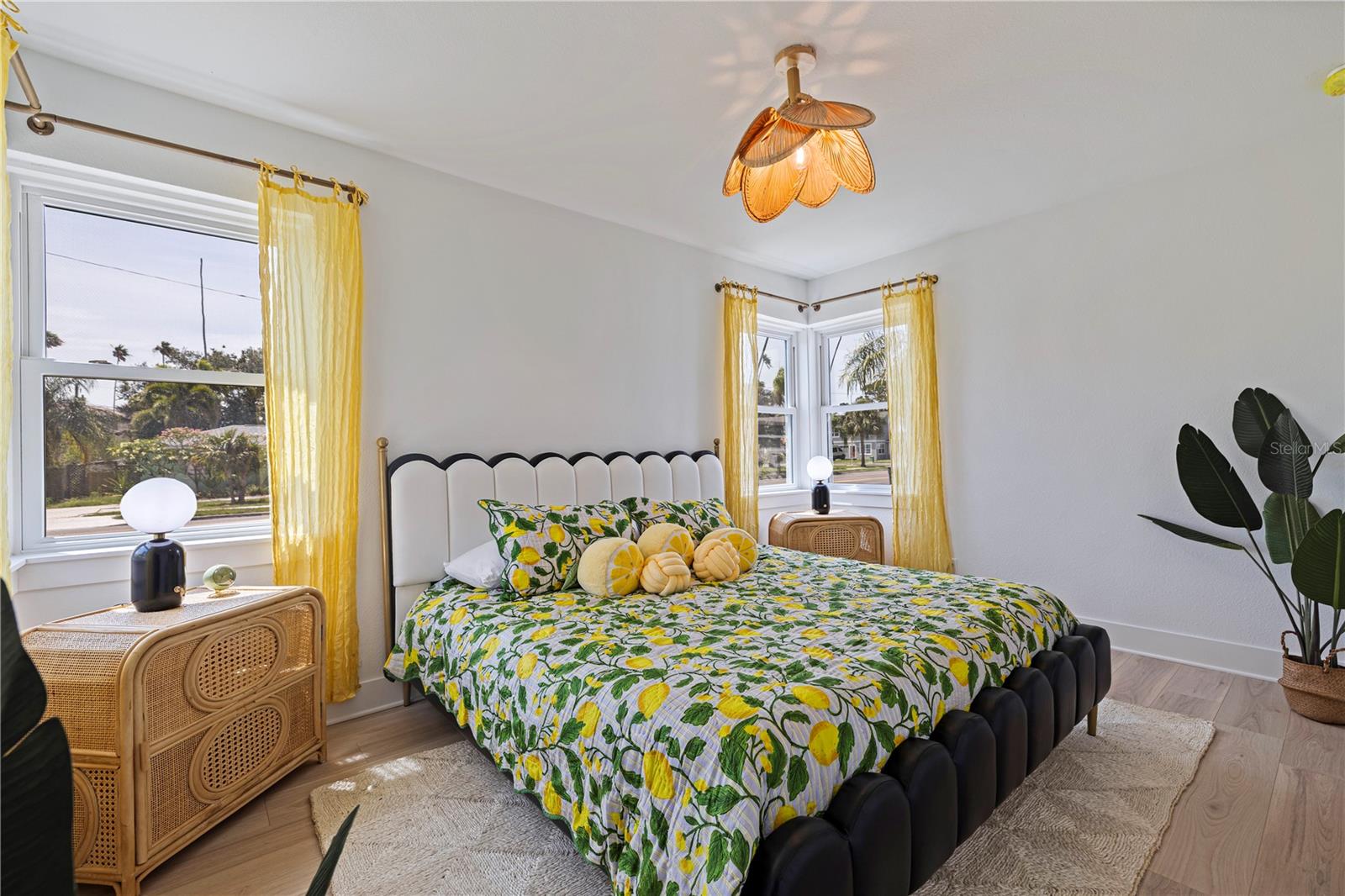 Listing photo id 34 for 1579 Bayshore Boulevard