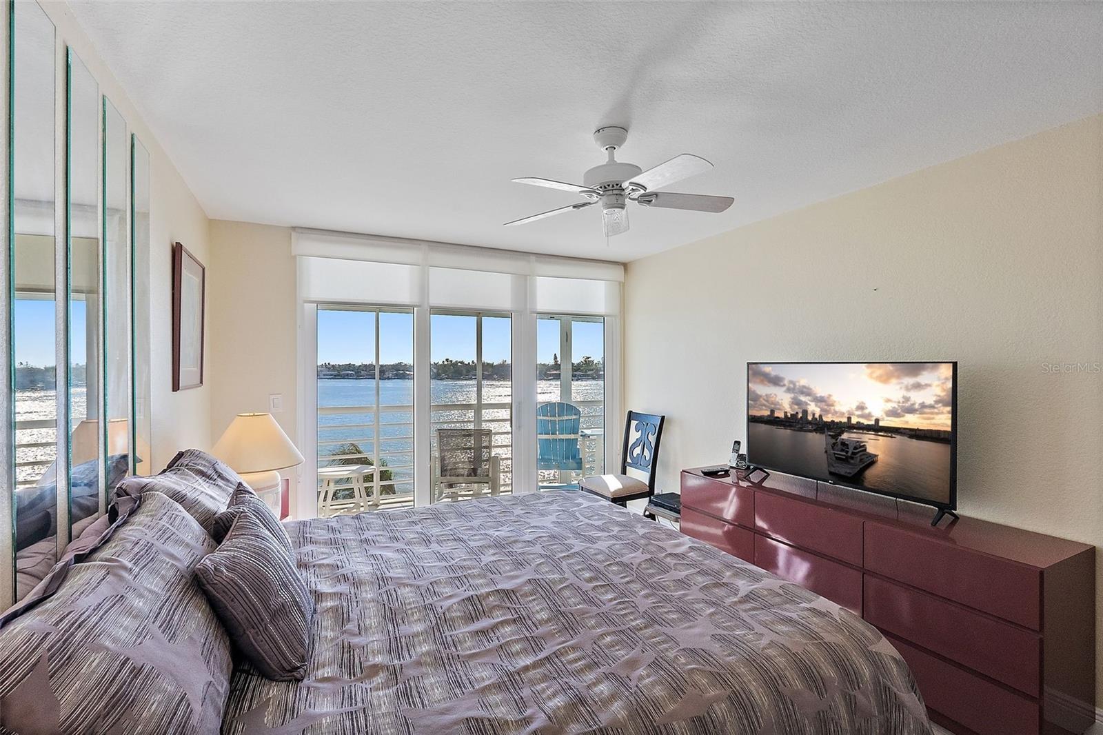 Image 19 of 44 For 6001 Bahia Del Mar Circle 429