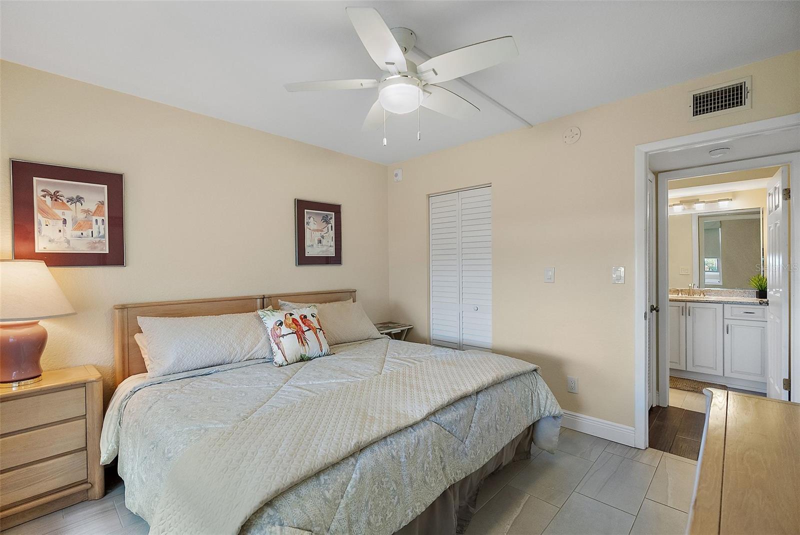 Image 25 of 44 For 6001 Bahia Del Mar Circle 429