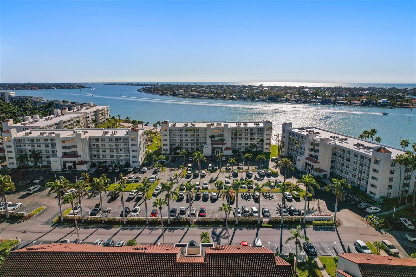 Image 35 of 44 For 6001 Bahia Del Mar Circle 429