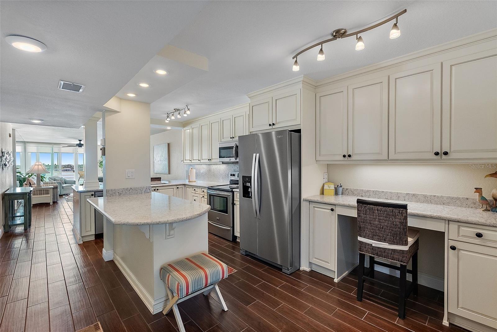 Image 4 of 44 For 6001 Bahia Del Mar Circle 429