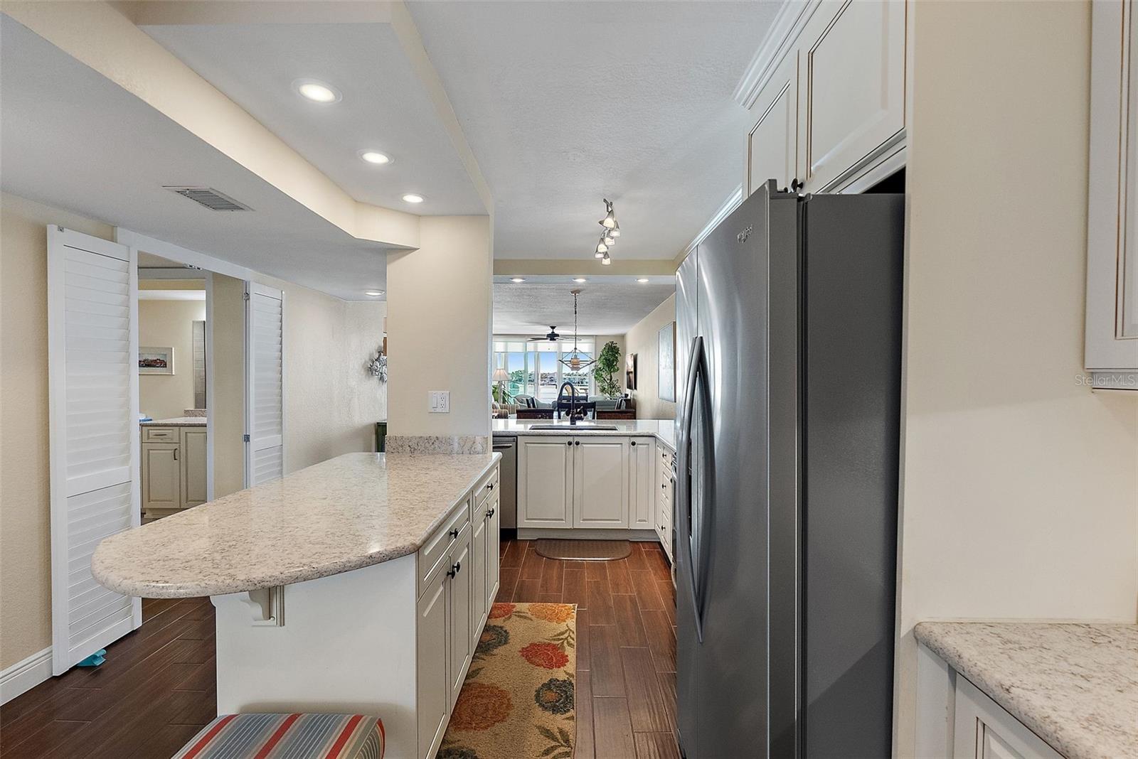 Image 5 of 44 For 6001 Bahia Del Mar Circle 429