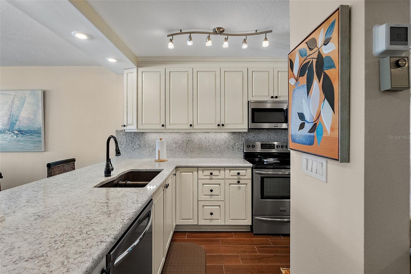 Image 6 of 44 For 6001 Bahia Del Mar Circle 429