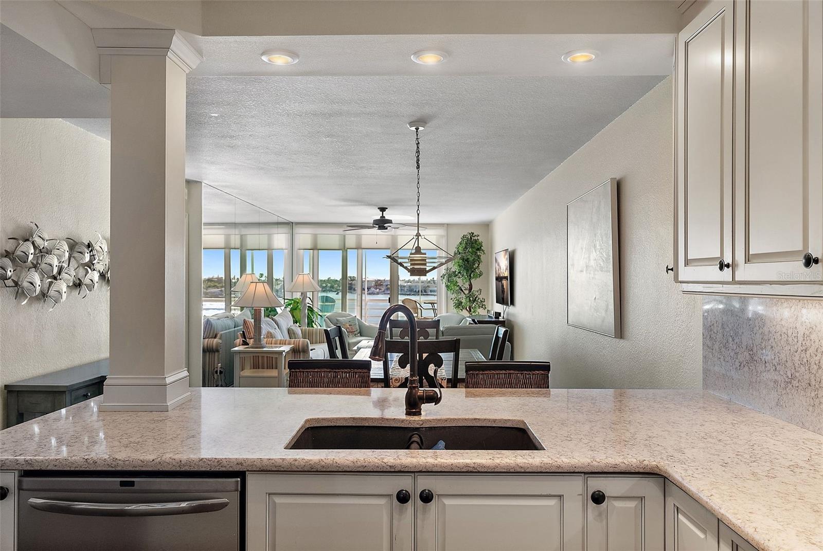 Image 7 of 44 For 6001 Bahia Del Mar Circle 429