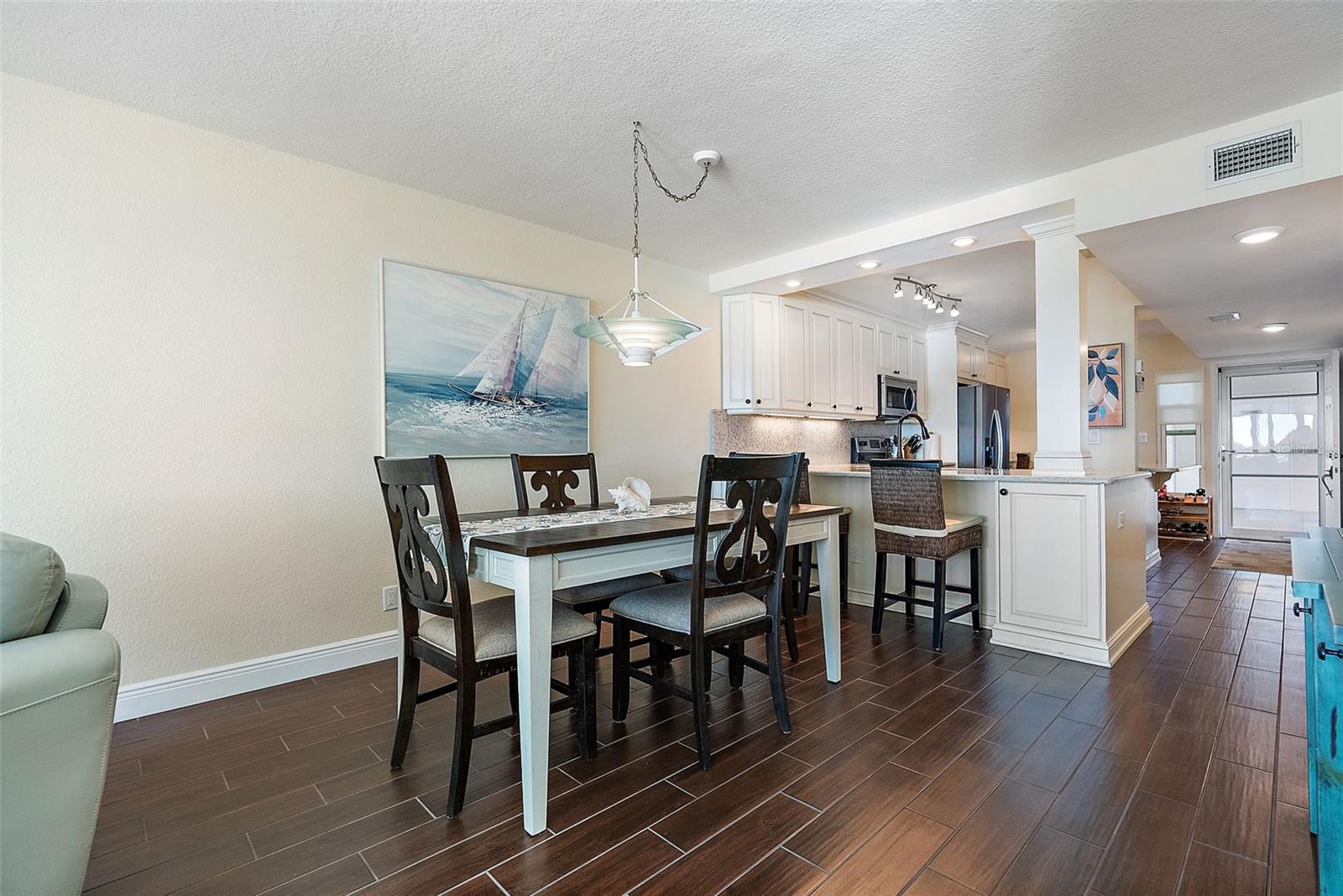 Image 9 of 44 For 6001 Bahia Del Mar Circle 429