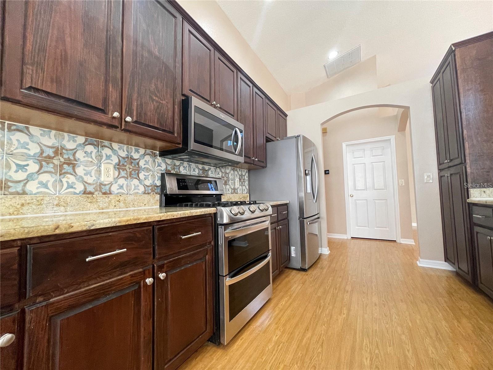 Image 14 of 39 For 10205 Quails Landing Avenue