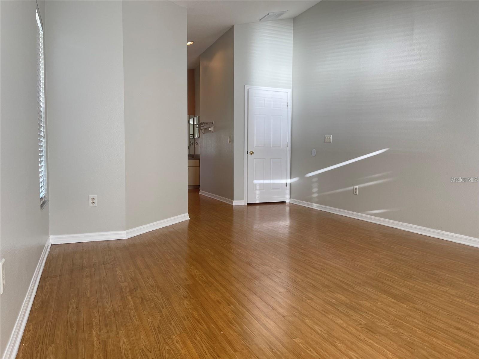 Image 28 of 39 For 10205 Quails Landing Avenue