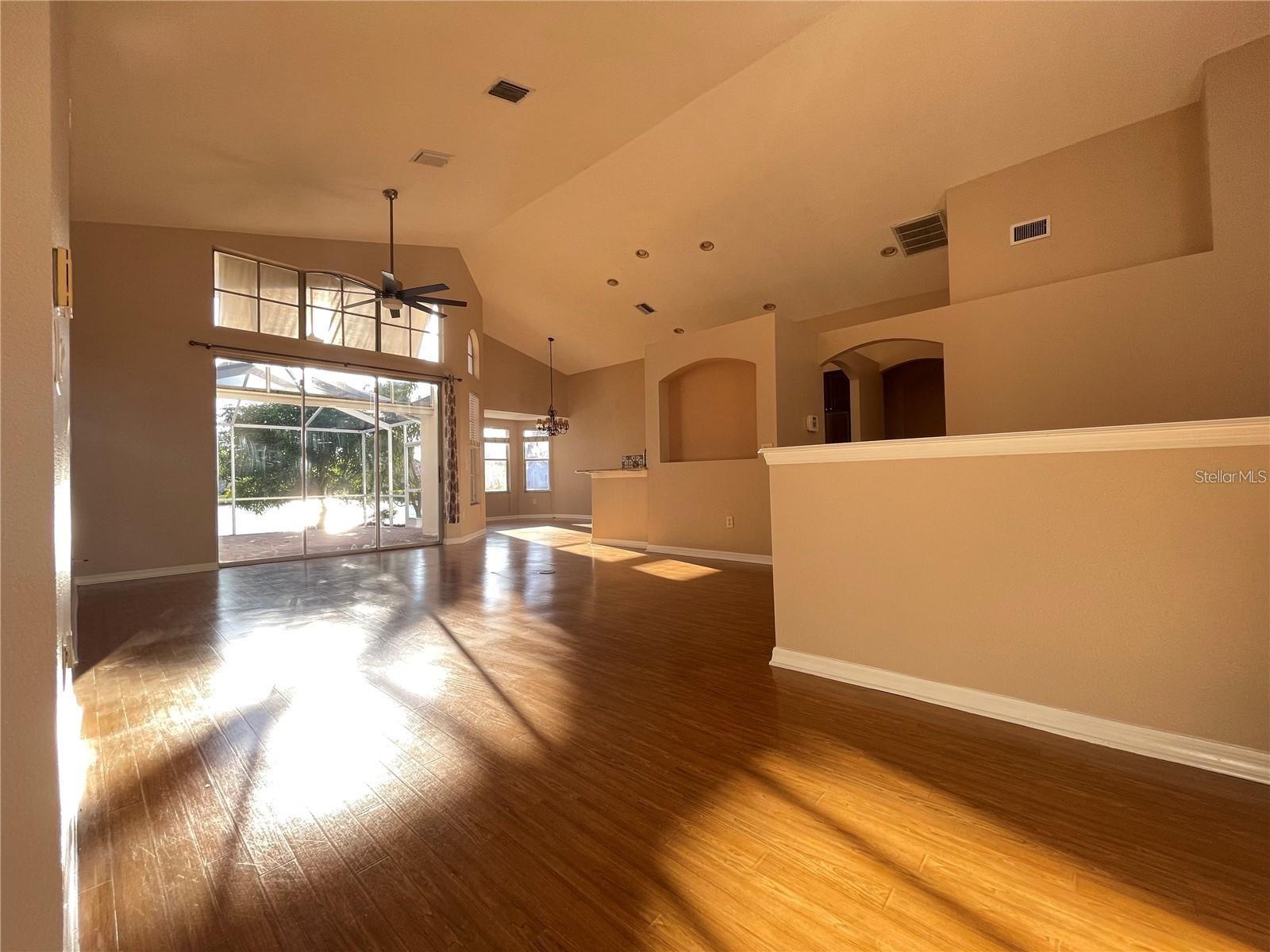 Image 4 of 39 For 10205 Quails Landing Avenue