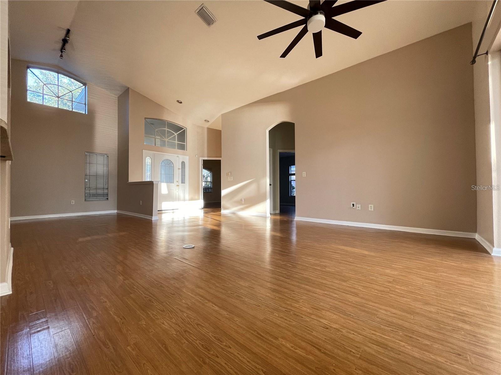 Image 9 of 39 For 10205 Quails Landing Avenue