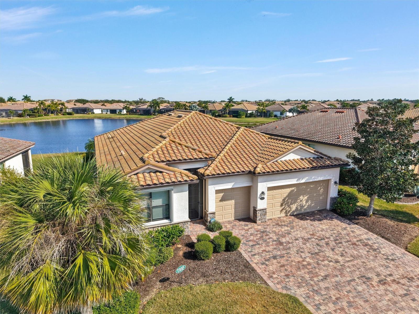 Details for 227 Heritage Preserve Run, BRADENTON, FL 34212