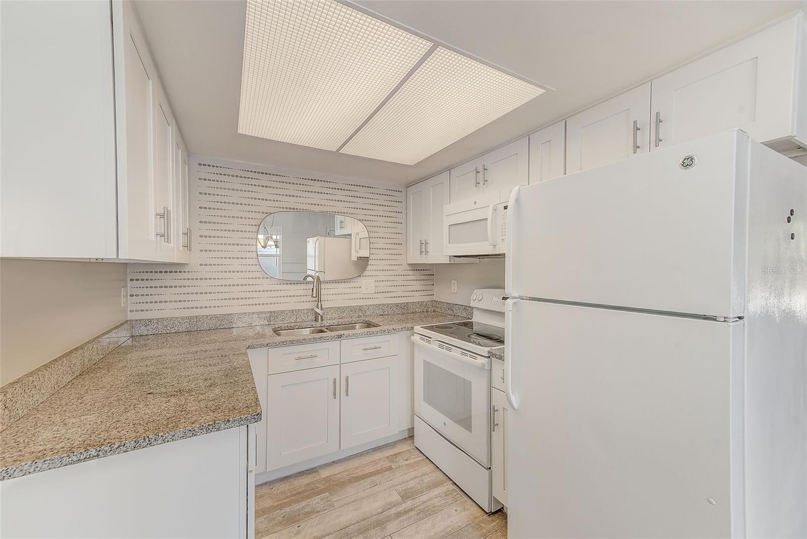 Image 13 of 49 For 969 2nd Avenue Ne