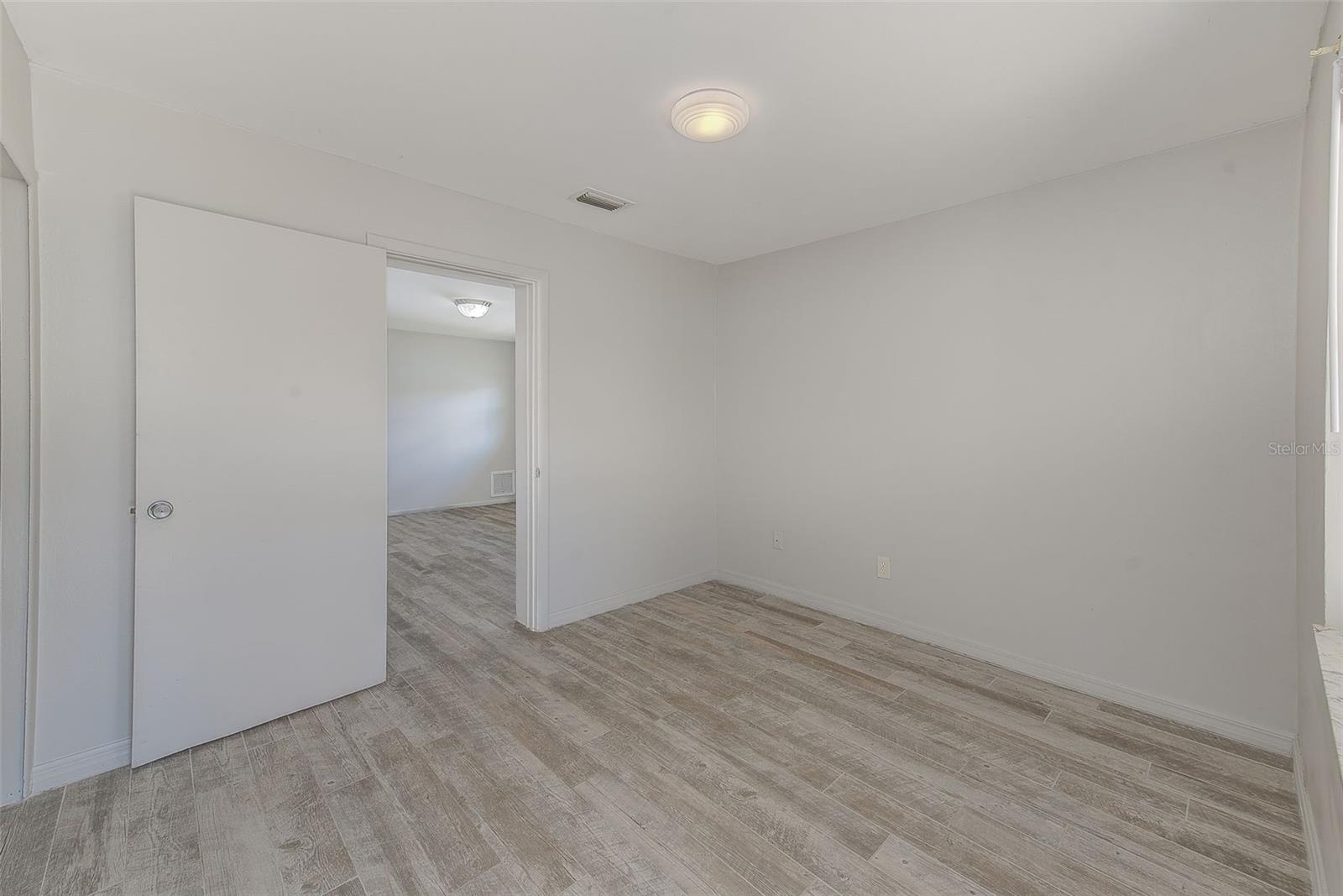 Image 22 of 49 For 969 2nd Avenue Ne