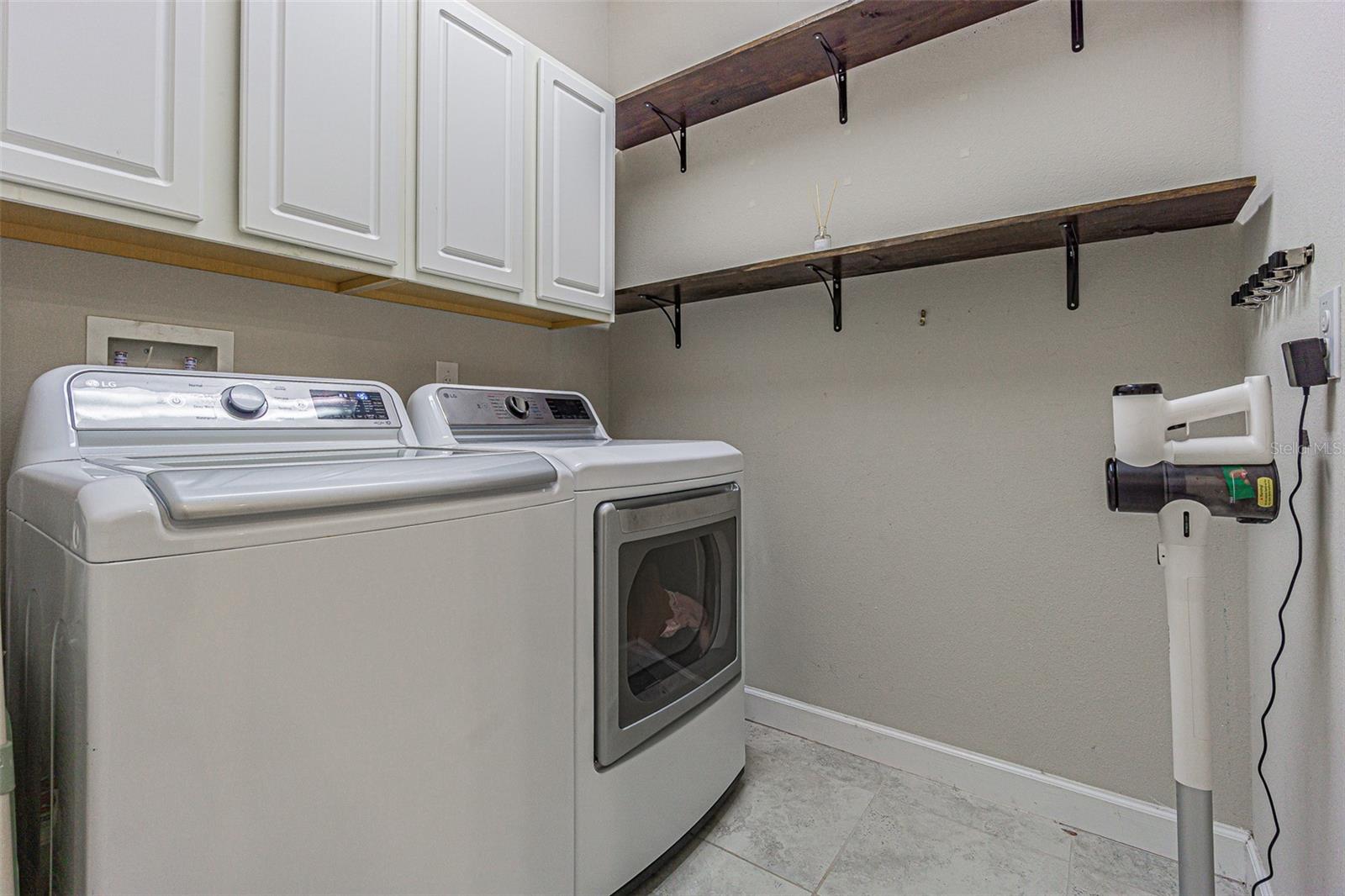 Image 20 of 37 For 9071 Pleasant Woods Drive