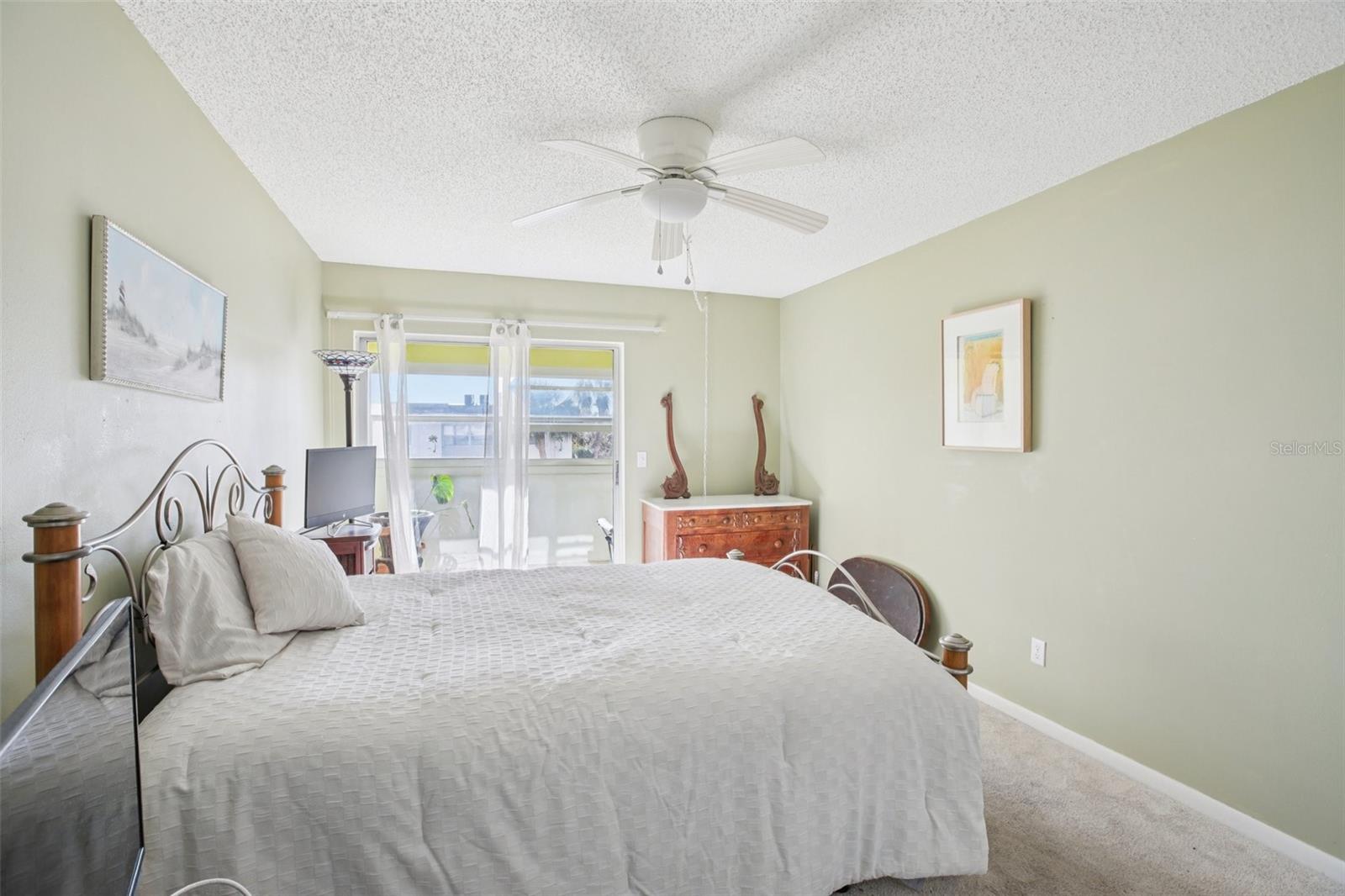 Image 13 of 31 For 209 Lincoln Circle N 309