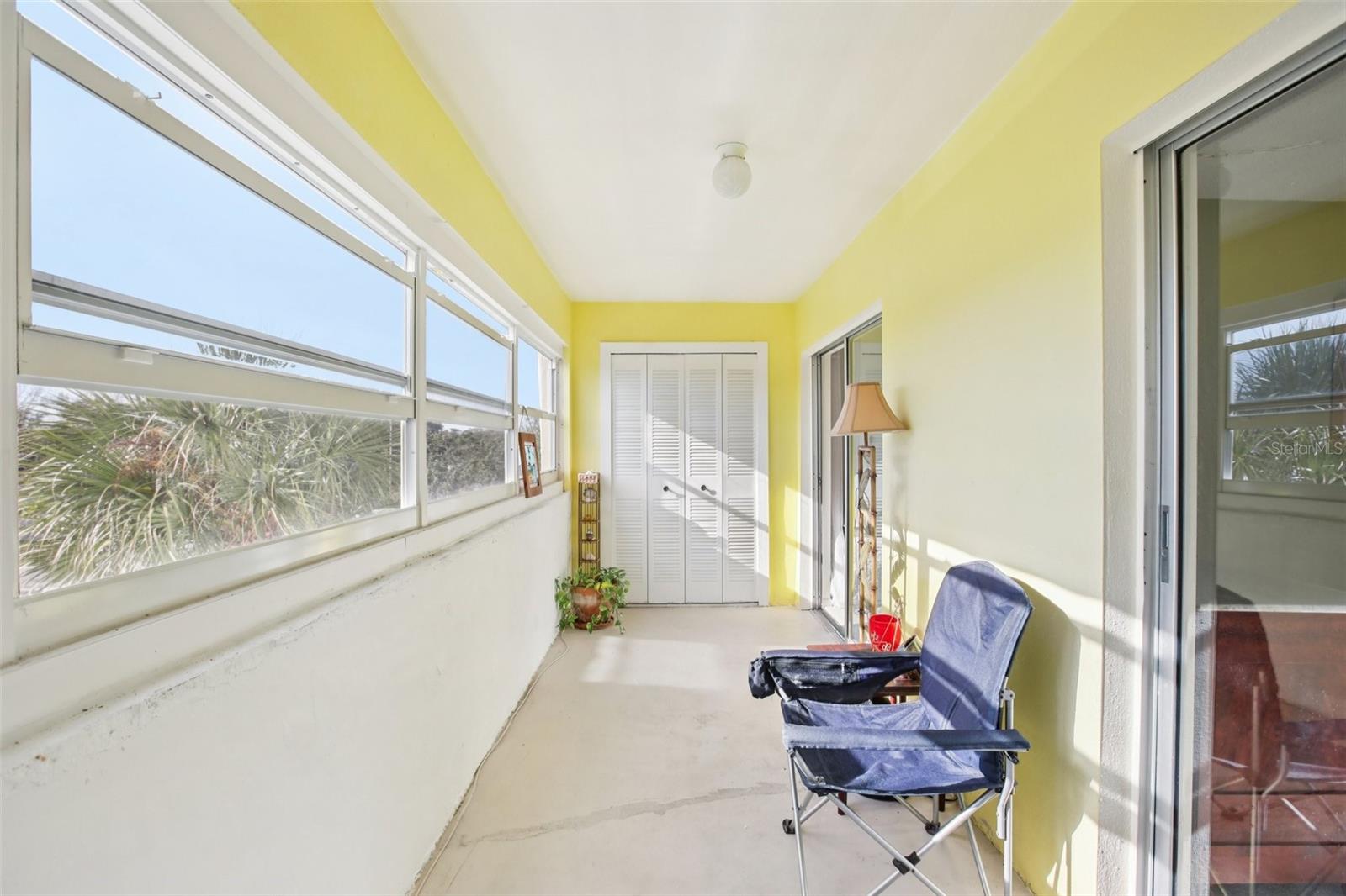 Image 22 of 31 For 209 Lincoln Circle N 309