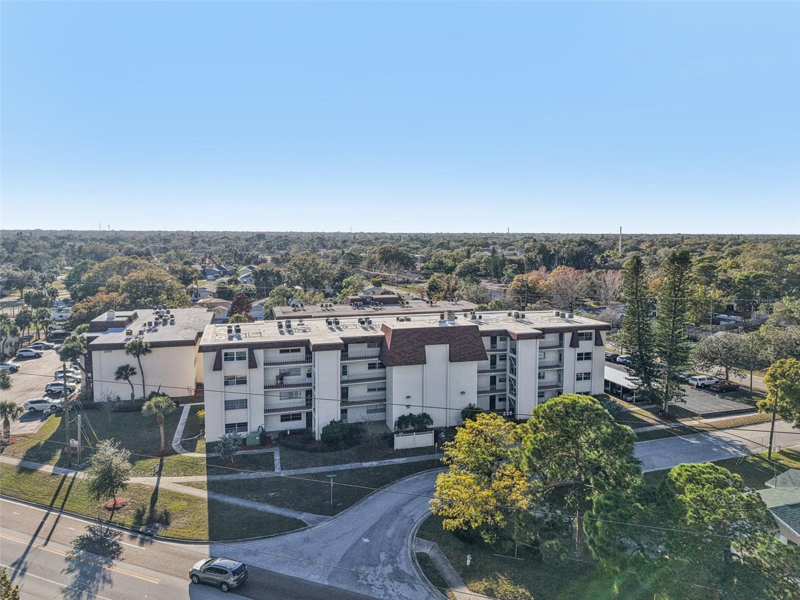 Image 25 of 31 For 209 Lincoln Circle N 309