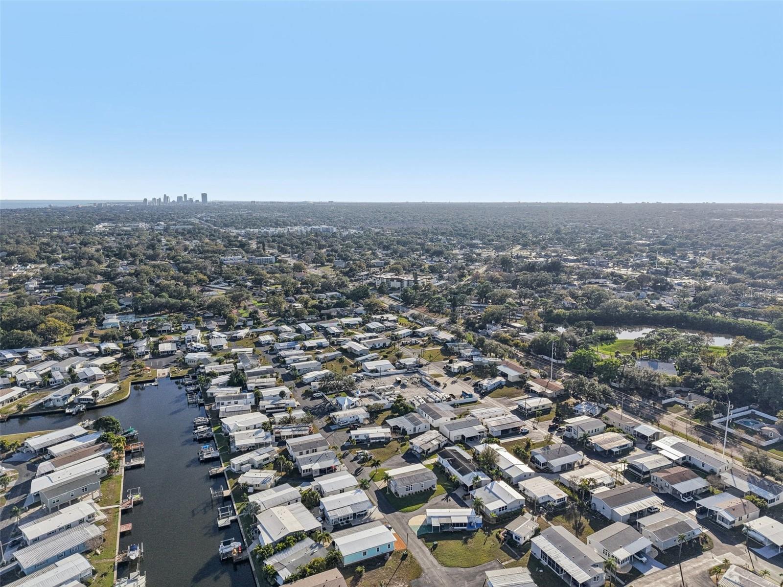 Image 28 of 31 For 209 Lincoln Circle N 309