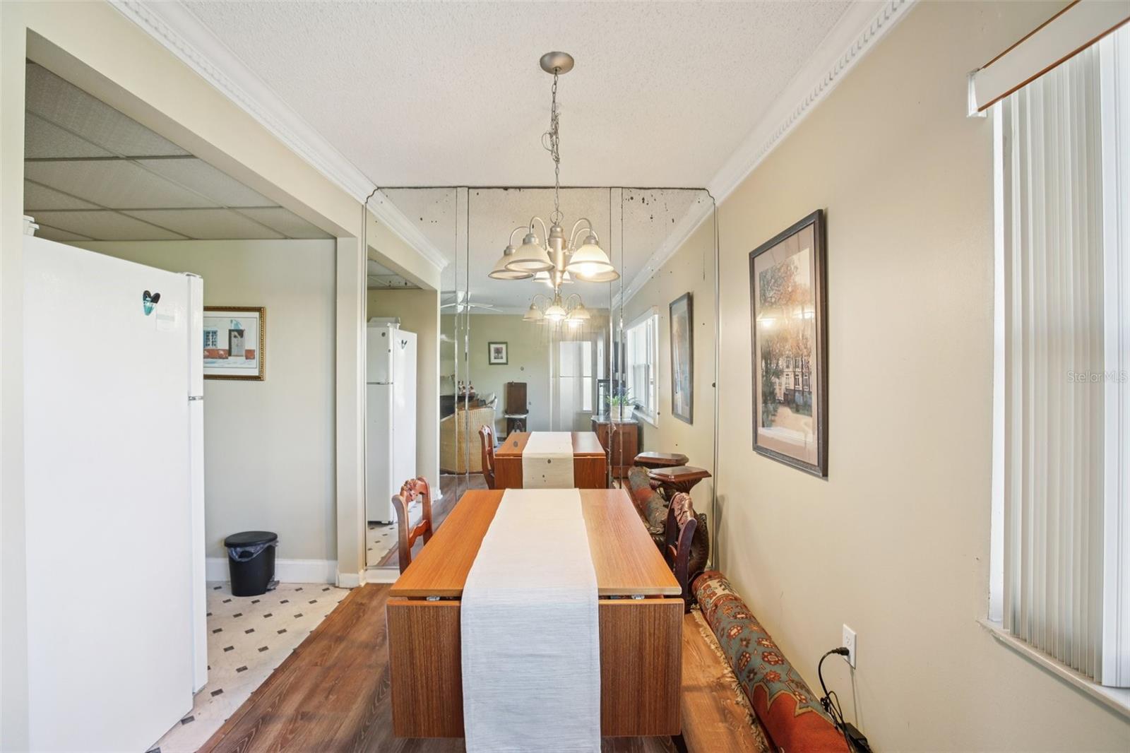 Image 9 of 31 For 209 Lincoln Circle N 309