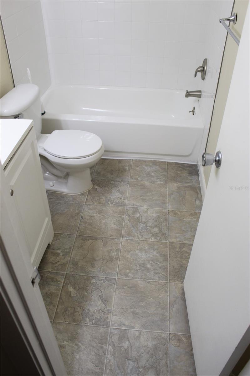 Image 11 of 18 For 6306 Newtown Circle 6b4