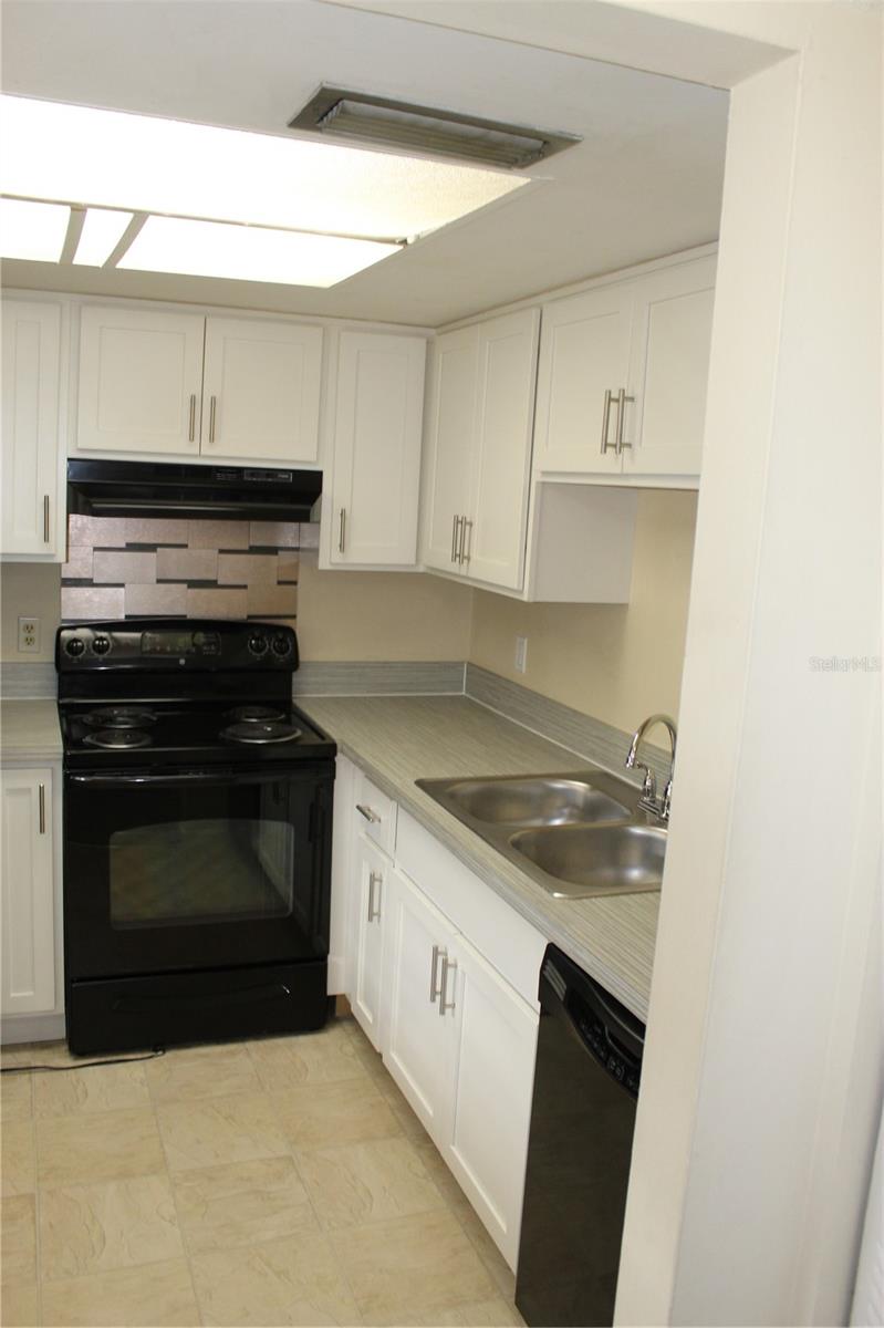 Image 6 of 18 For 6306 Newtown Circle 6b4